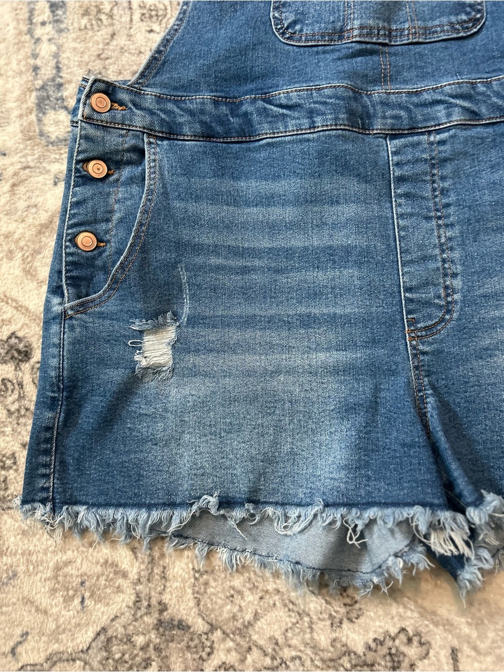 No Boundaries Denim Short Overalls - Picture 4 of 9